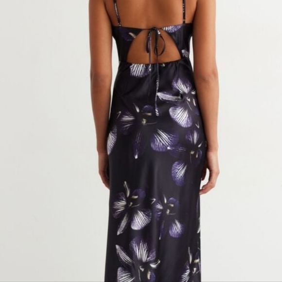 Dynamite V-neck slip midi dress - Picture 3 of 5